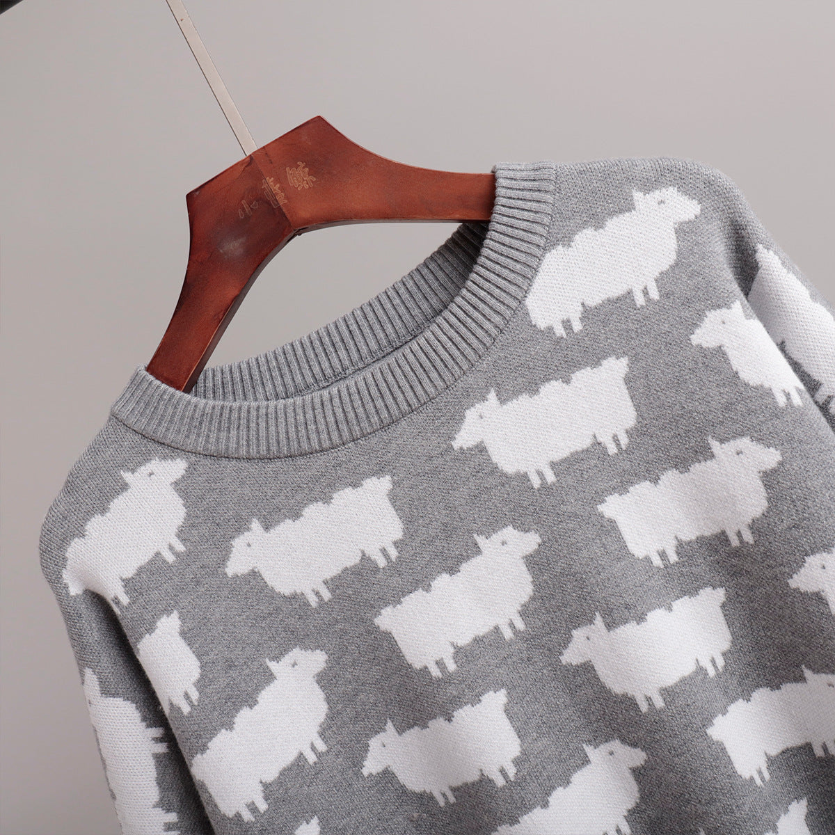 Round neck alpaca printed sweater autumn and winter women's loose-fitting casual round-neck knitted top pullover shirt