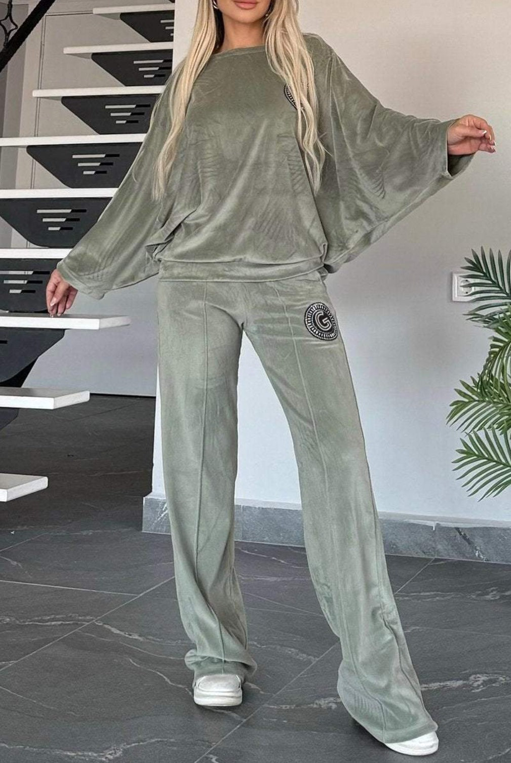 2025 European and American Cross-border Explosions Women's Spring and Autumn Golden Velvet Solid Color Crewneck Bat Sleeve Casual Two-piece Women's Clothing