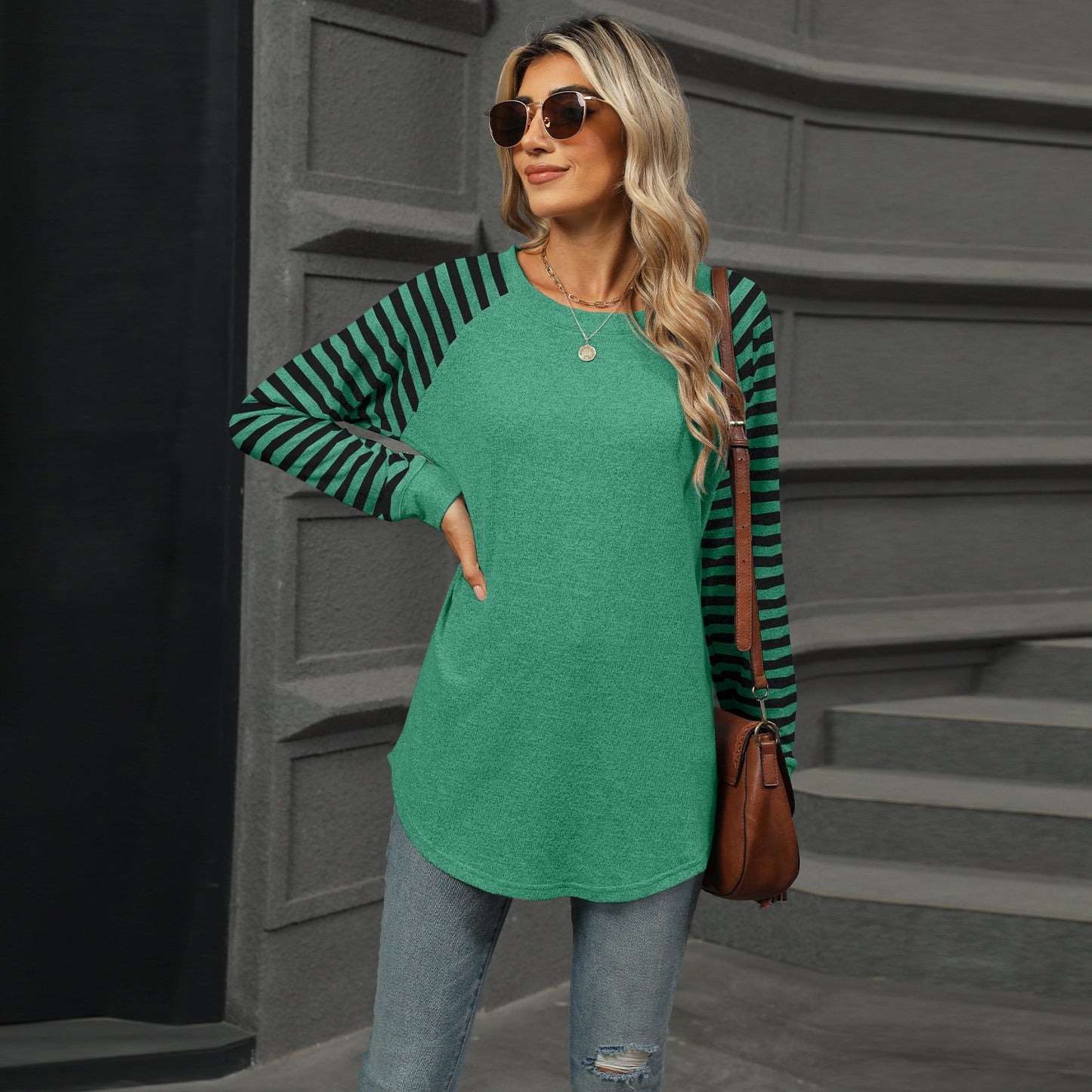 New contrast color striped patchwork round neck long-sleeved T-shirt dovetail top for women