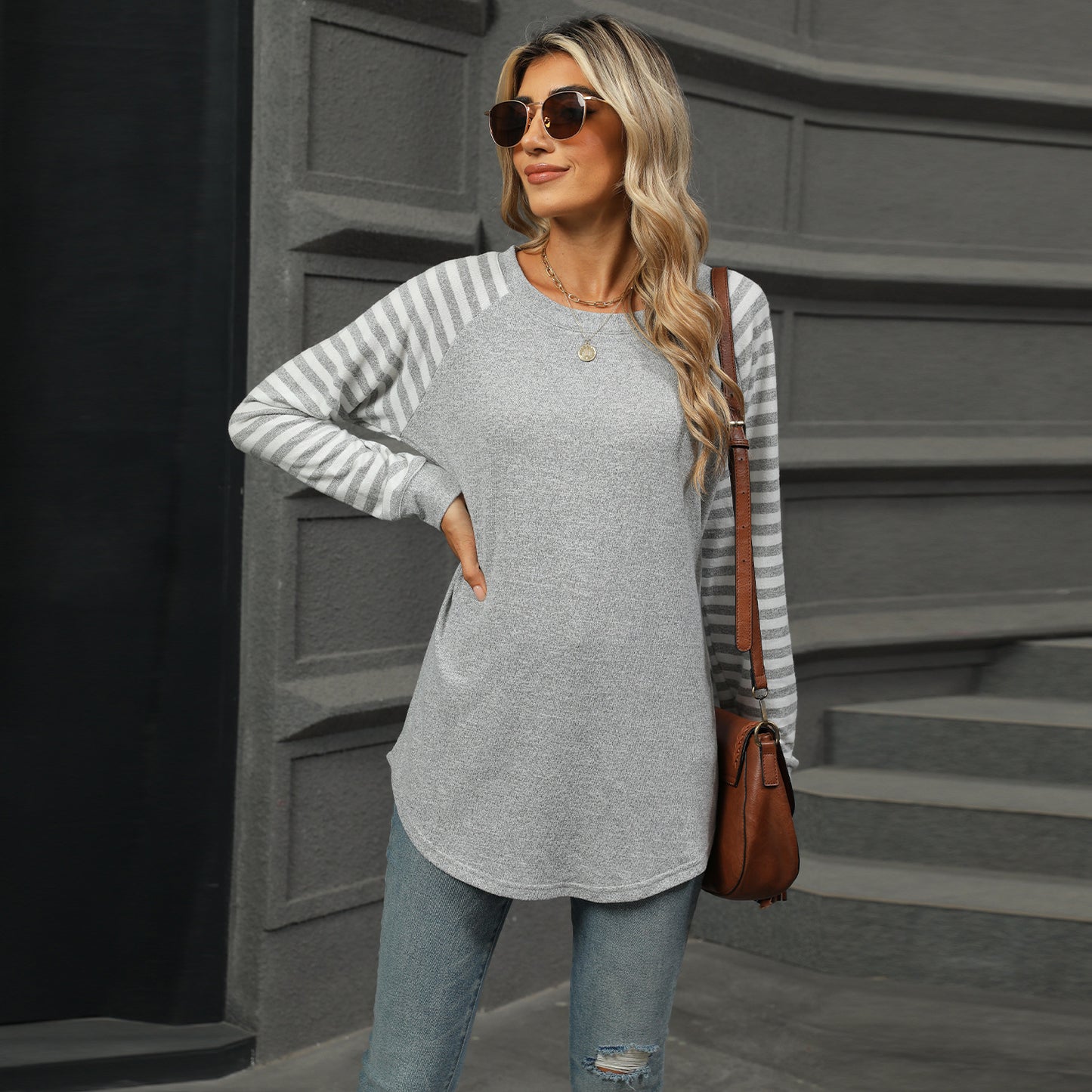 New contrast color striped patchwork round neck long-sleeved T-shirt dovetail top for women