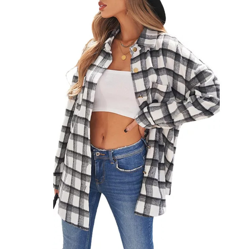 Wholesale of a new breasted pocket long-sleeved woolen shirt for women