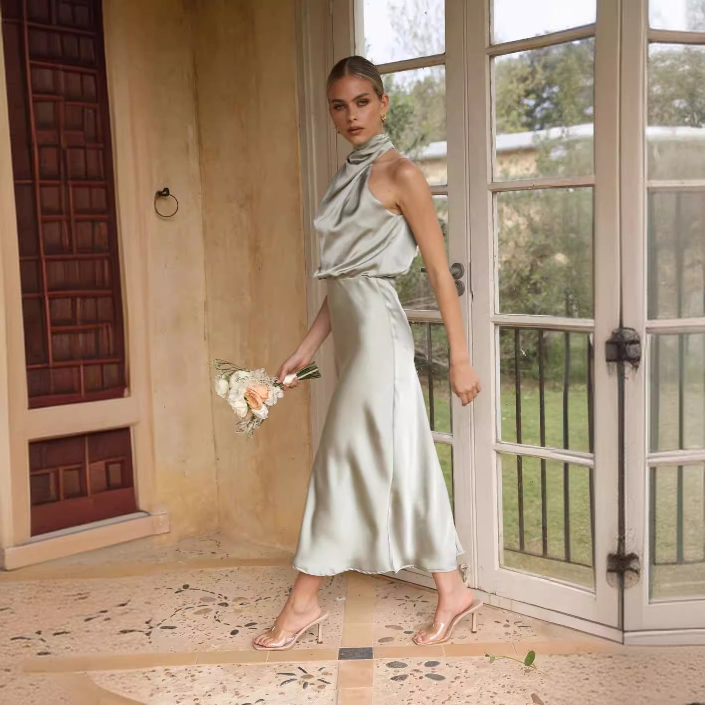 Light and mature temperament women's sleeveless neck-hanging multi-color printed evening dress dress