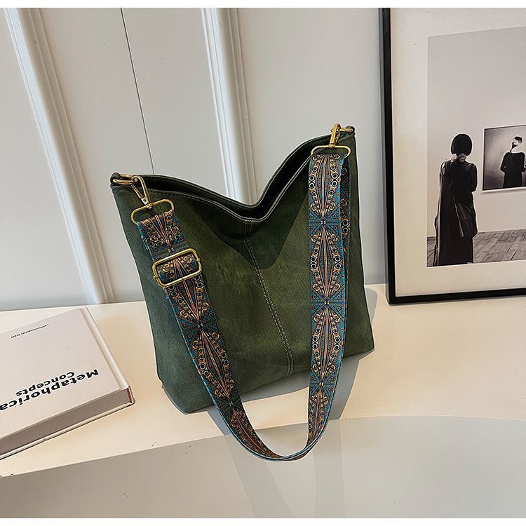 New trendy and high-quality textured tote bag, summer foreign-style large-capacity commuter bag