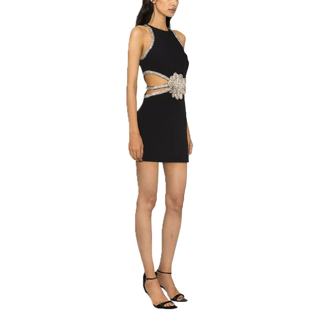 Design Inspired Waist Baring Dress With Exquisite Rhinestone Flower
