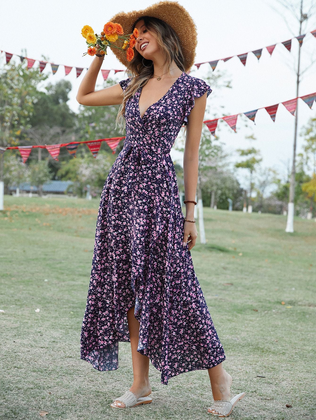 New V-neck bohemian vacation slim-fitting lace-up dress