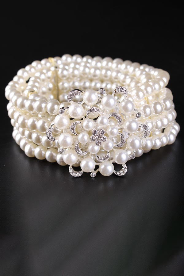 Elegant and Stylish Pearls Belt