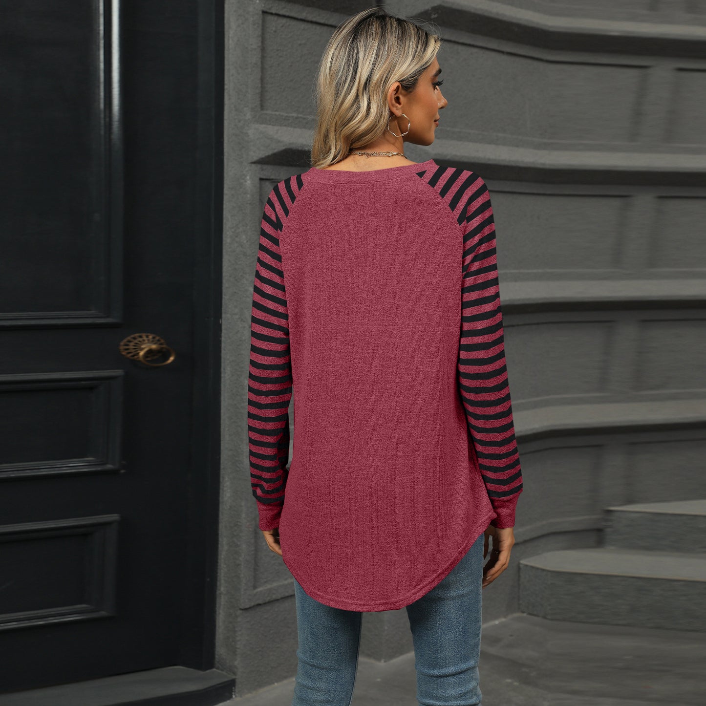 New contrast color striped patchwork round neck long-sleeved T-shirt dovetail top for women