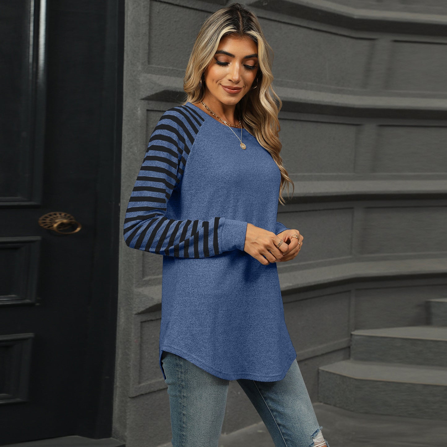 New contrast color striped patchwork round neck long-sleeved T-shirt dovetail top for women