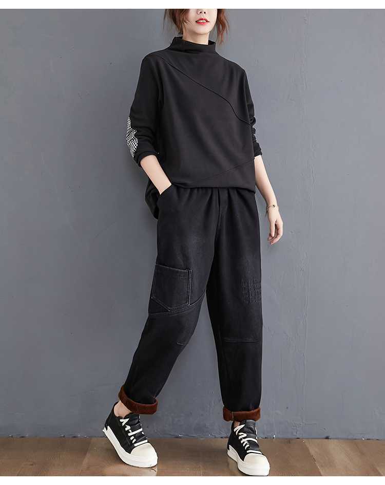 Classic Velvet Turtleneck Sweatshirt